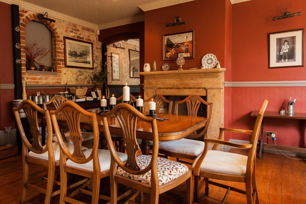 The Three Horseshoes Hotel Alton  Eksteriør billede
