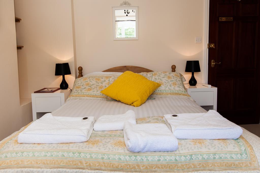 The Three Horseshoes Hotel Alton  Eksteriør billede