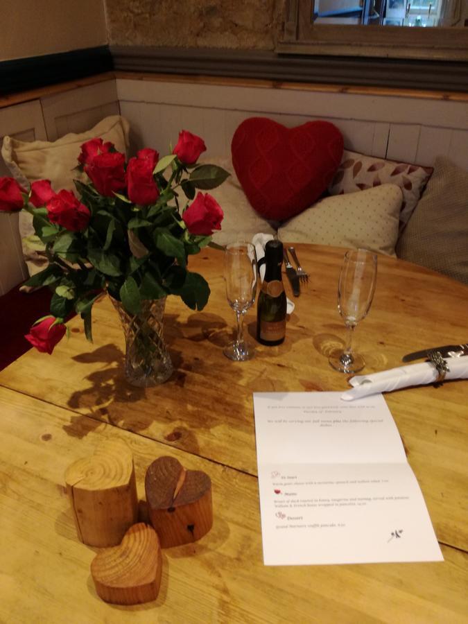 The Three Horseshoes Hotel Alton  Eksteriør billede